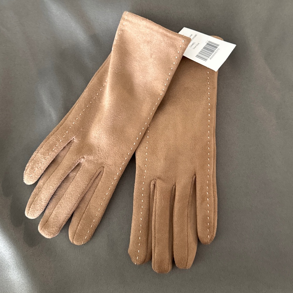 NWT Mia & Tess Faux Suede Camel Gloves
